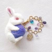 [バッグチャーム] ウサギと毛糸玉　199