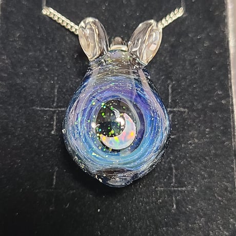 宇宙うさぎのペンダント‐786