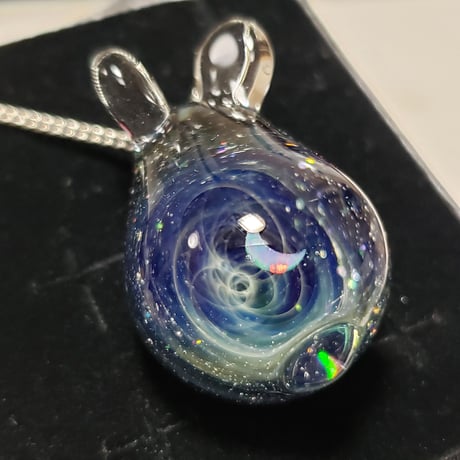 宇宙うさぎのペンダント‐