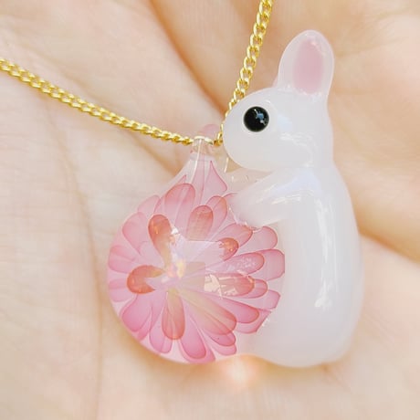 うさぎと桜のペンダント-732