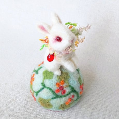 [羊毛針刺し(ミニ)]  ウサギと山帰来