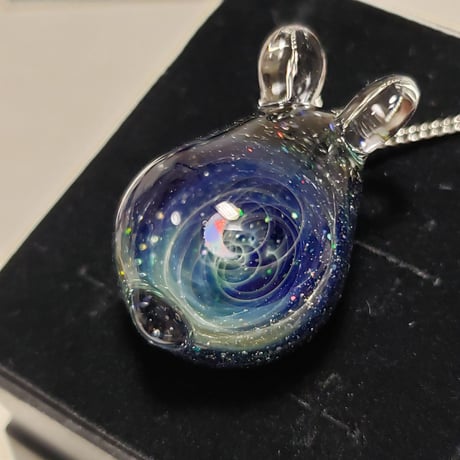 宇宙うさぎのペンダント‐