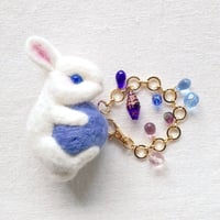 [バッグチャーム] ウサギと毛糸玉(朝凪)