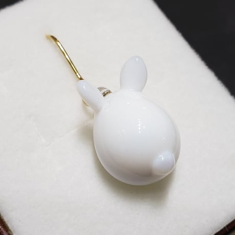 ミニうさぎのピアス（イヤリング変更可）