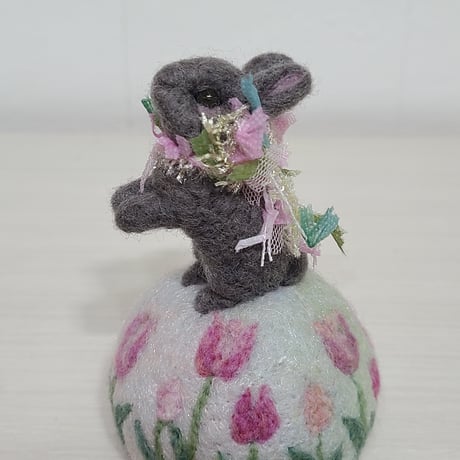 [羊毛針刺し(ミニ)]  ウサギ(チューリップ)