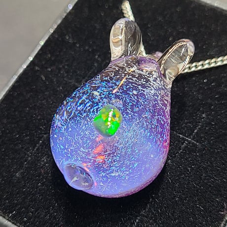 星空うさぎのペンダント(オパール入り)-725