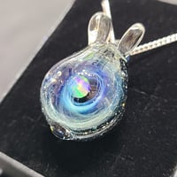 宇宙うさぎのペンダント-