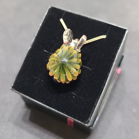 お花うさぎのペンダント-金木犀-