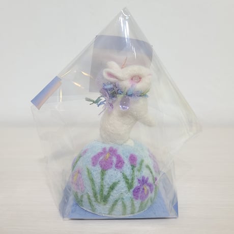 [羊毛針刺し(ミニ)]  ウサギ(花菖蒲)