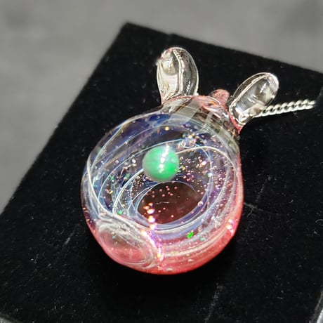 宇宙うさぎのペンダント‐578