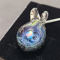 宇宙うさぎのペンダント-