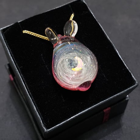 宇宙うさぎのペンダント‐630
