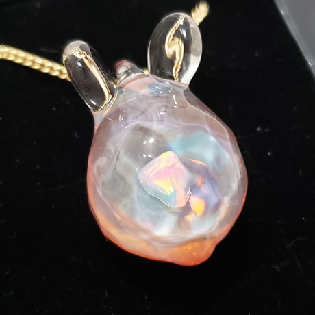 水面うさぎのペンダント-
