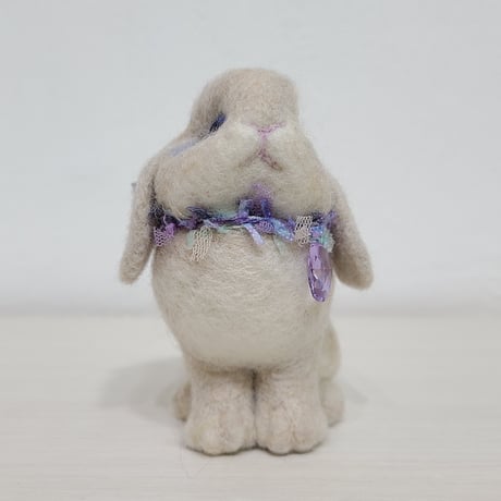 ［羊毛マスコット］玉兎（垂れ耳）≪タンザナイトガーデン≫