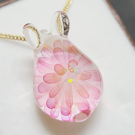 【春限定】桜うさぎのペンダント(三日月オパール入り)- 728