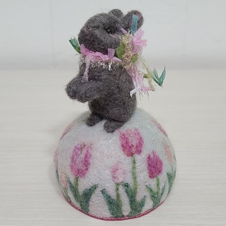 [羊毛針刺し(ミニ)]  ウサギ(チューリップ)