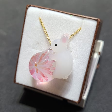 うさぎと桜のペンダント-734