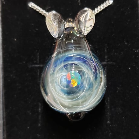 宇宙うさぎのペンダント‐709