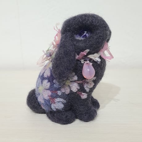 ［羊毛マスコット］玉兎《夜桜》