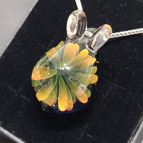 お花うさぎのペンダント-金木犀-