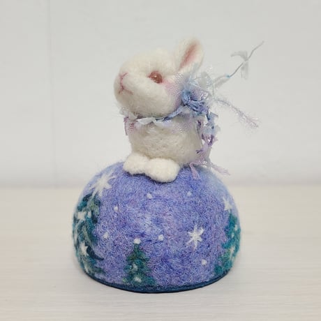 ［羊毛針刺し］ ウサギ(星飾り)
