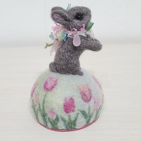 [羊毛針刺し(ミニ)]  ウサギ(チューリップ)