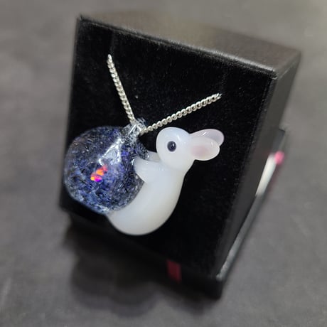 うさぎと天の川のペンダント(オパール入り)-812