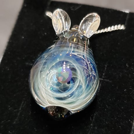 宇宙うさぎのペンダント‐709