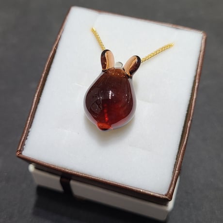 キウイうさぎのペンダント