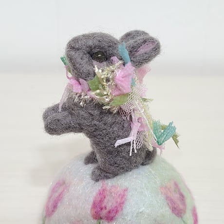 [羊毛針刺し(ミニ)]  ウサギ(チューリップ)