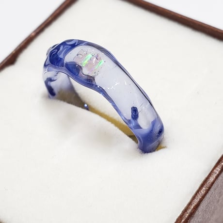 水面の指輪（オパール入り）10号