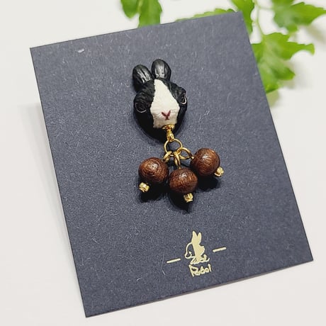 ●ふんばりうさぎ●ピアス  【立ち耳・ダッチ黒】