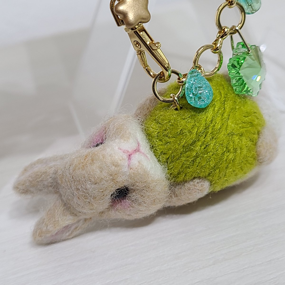 バッグチャーム] ウサギと毛糸玉(クリスマスツリー) | rabbica ONLINE