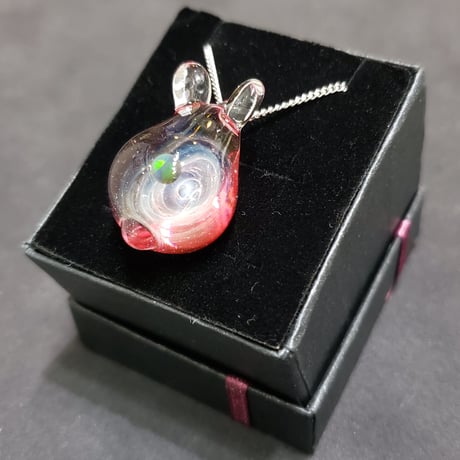 宇宙うさぎのペンダント‐665