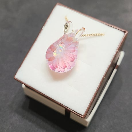 【春限定】桜うさぎのペンダント(ロップオパール入り)-