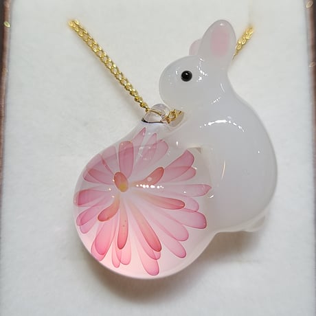 うさぎと桜のペンダント-734
