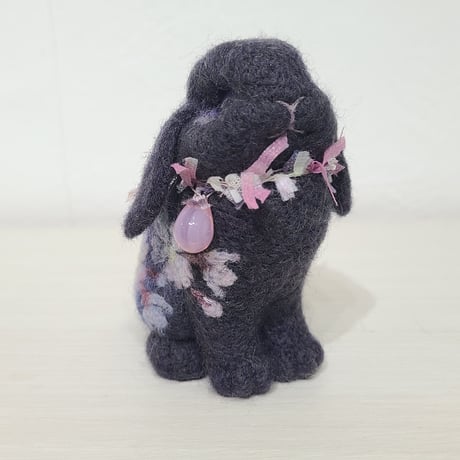 ［羊毛マスコット］玉兎《夜桜》