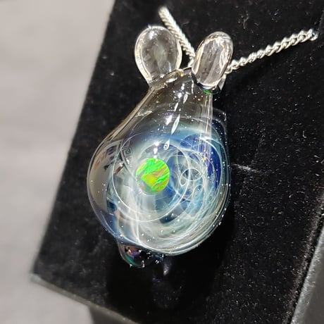 宇宙うさぎのペンダント‐709