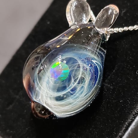 宇宙うさぎのペンダント‐709