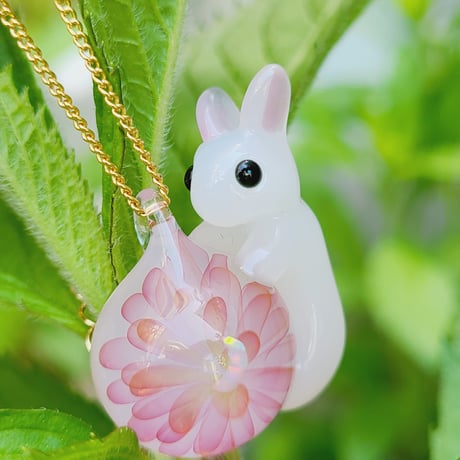 うさぎと桜のペンダント-732