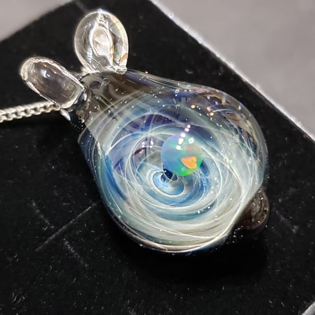 宇宙うさぎのペンダント‐709