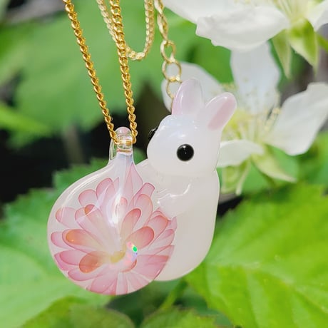 うさぎと桜のペンダント-732