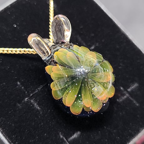 お花うさぎのペンダント-金木犀-829