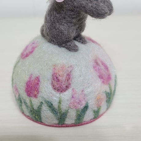 [羊毛針刺し(ミニ)]  ウサギ(チューリップ)