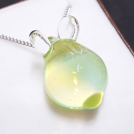 ミニうさぎのペンダント-649
