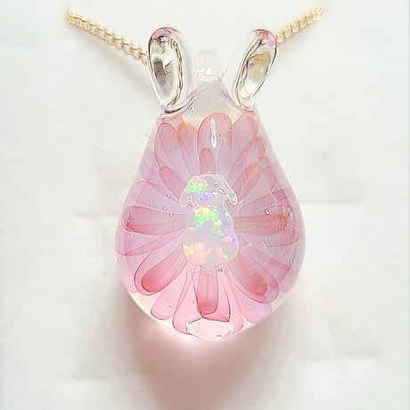 【春限定】桜うさぎのペンダント(ロップオパール入り)-