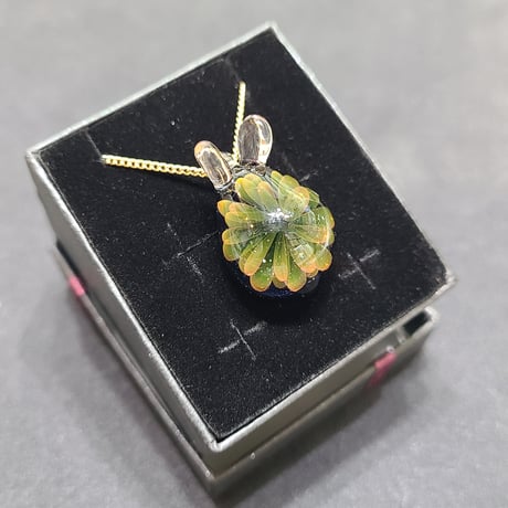 お花うさぎのペンダント-金木犀-829