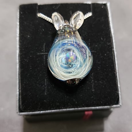 宇宙うさぎのペンダント‐709