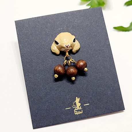 ●ふんばりうさぎ●ピアス【垂れ耳・フォーン】