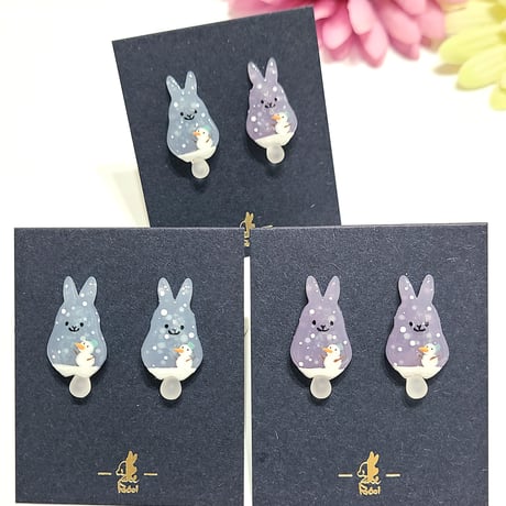 おすわりクッキーラビッツ(雪こんこ)（ピアス/イヤリング）
